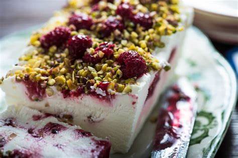 Cream fruit cake